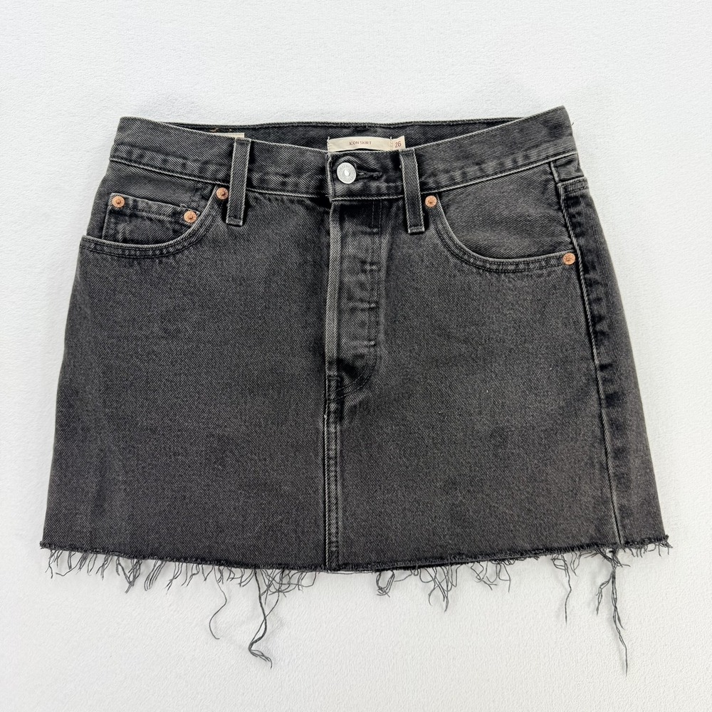 Levi's Icon Skirt Womens 26 Gray Denim Cutoff Mini Raw Hem 5 Pocket Button Fly